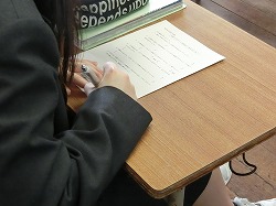 プリント書いてます